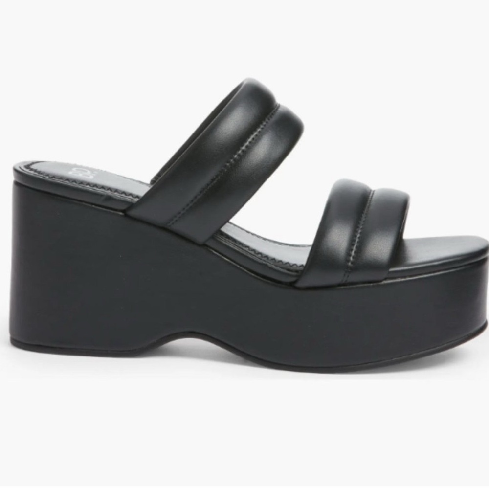 B.P. Raquelle Black Platform Slide Sandals.